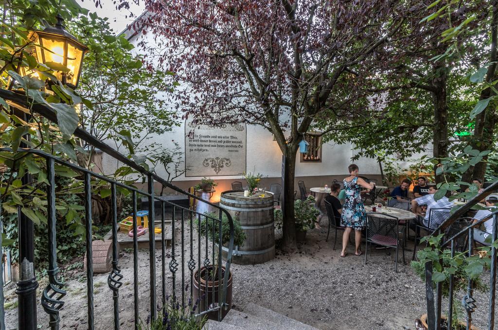 Hotel Lowen Garni Oberrimsingen Exterior photo